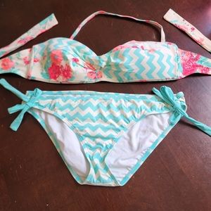 New never worn Tag off tho Juicy Couture suit swim